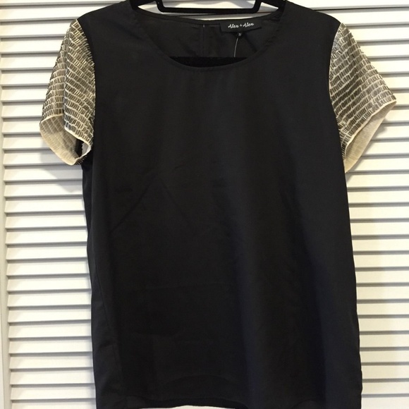 NEW W/ TAGS Gilt Flapper Beaded Sleeve Tee, Black and Gold, Size Medium - Picture 4 of 5